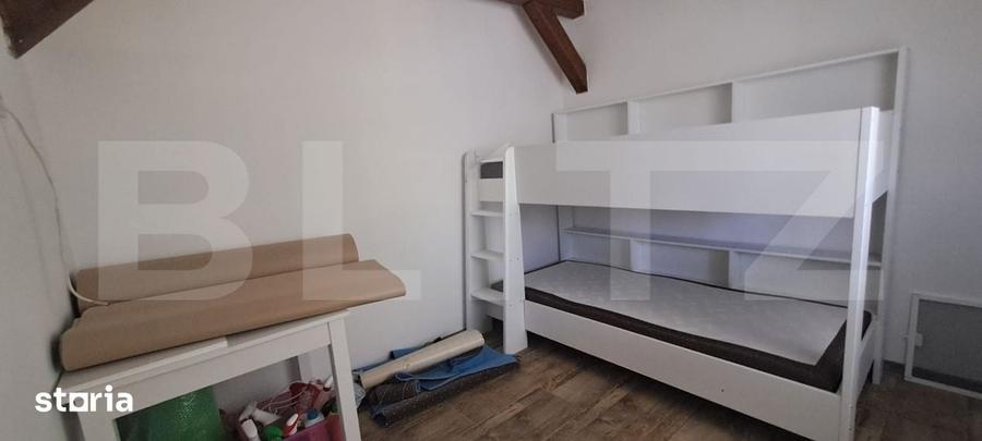 Casă cu 4 camere cu Teren 6500 Mp în Ucea