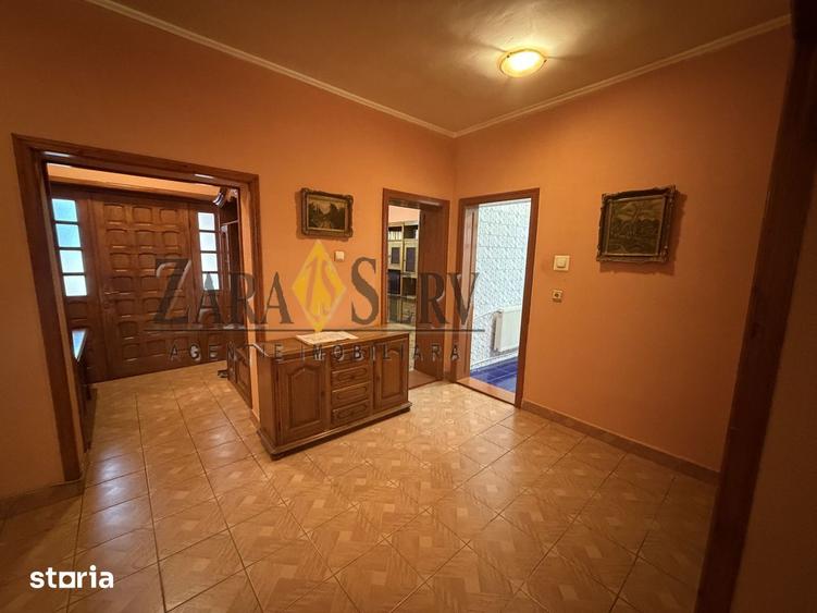 Casă cu 5 camere cu Canalizare în Lupeni