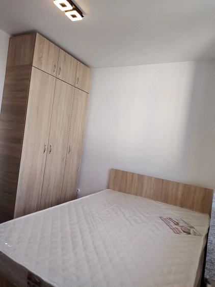 Apartament cu 4 camere decomandat în Exterior Vest