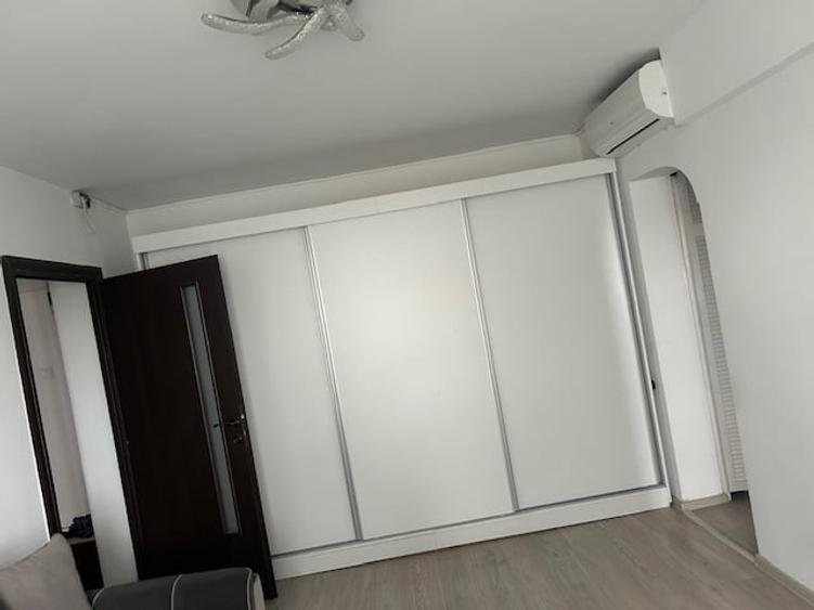 Apartament cu 2 camere decomandat în Arcul de Triumf