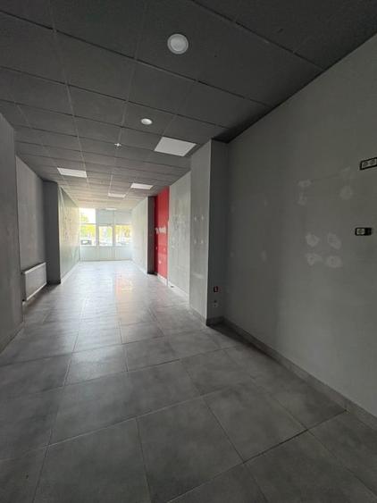Spațiu comercial, de 65 mp, în Rovine