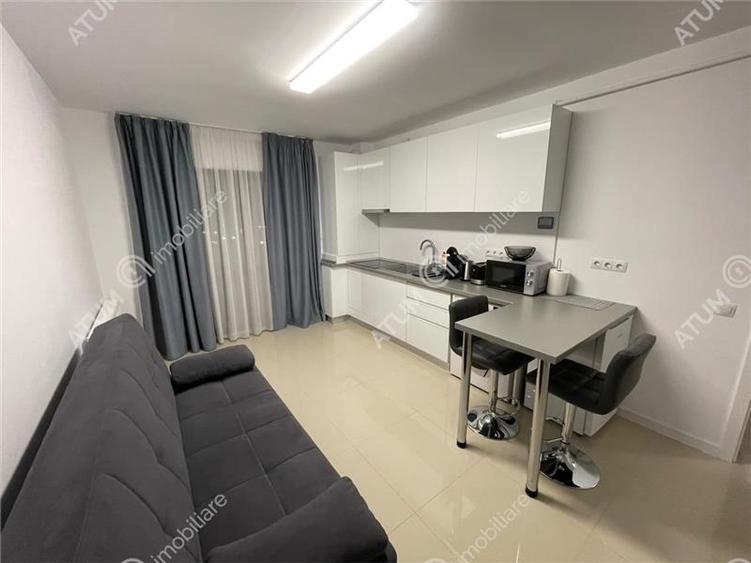 Apartament cu 3 camere decomandat, mobilat în Exterior Sud