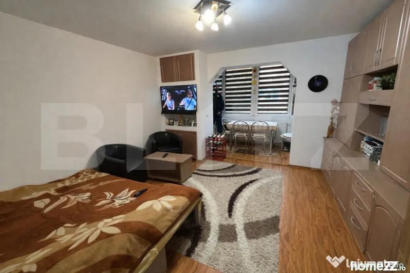 Apartament cu 3 camere decomandat în Dâmbu Pietros
