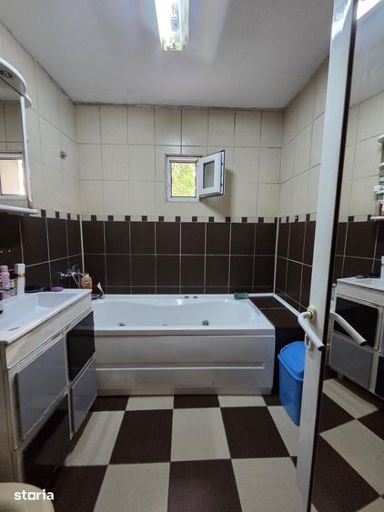 Apartament cu 3 camere decomandat în Dorobanți