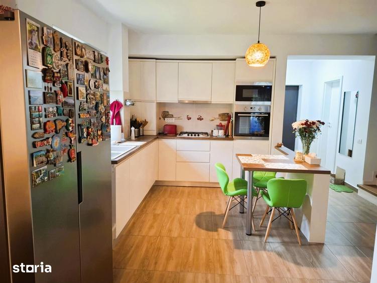 Casă cu 5 camere cu Teren 111 Mp în Corbeanca