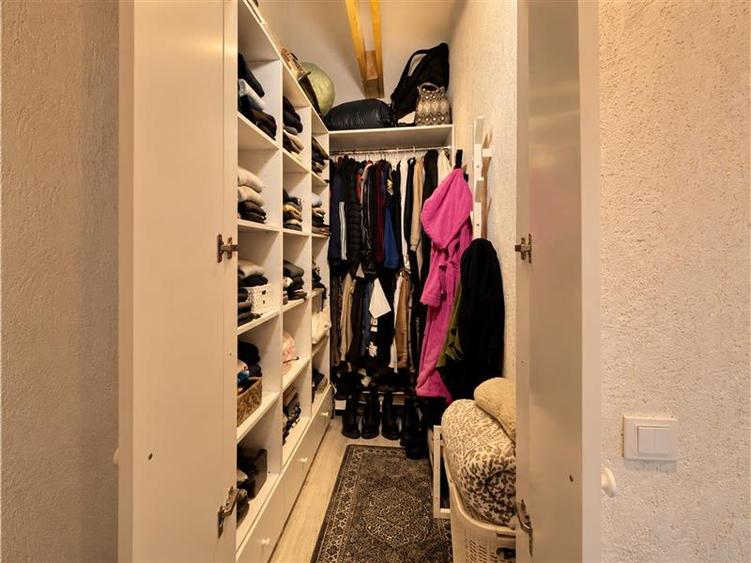 Penthouse cu 3 camere decomandat, mobilat în Unirii