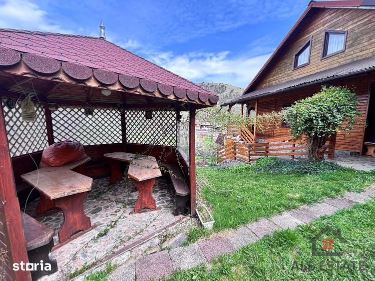 Casă cu 6 camere cu Teren 1313 Mp în Ocoliș