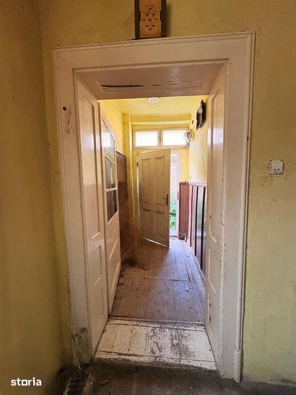 Casă cu 3 camere cu Canalizare în Central