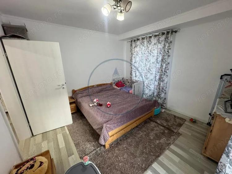 Apartament cu 3 camere decomandat în Calea Moldovei
