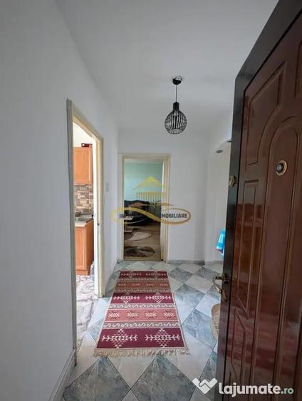 Apartament cu 3 camere decomandat în 9 Mai