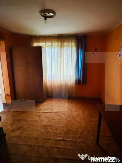 Casă cu 3 camere cu Teren 1900 Mp în Central