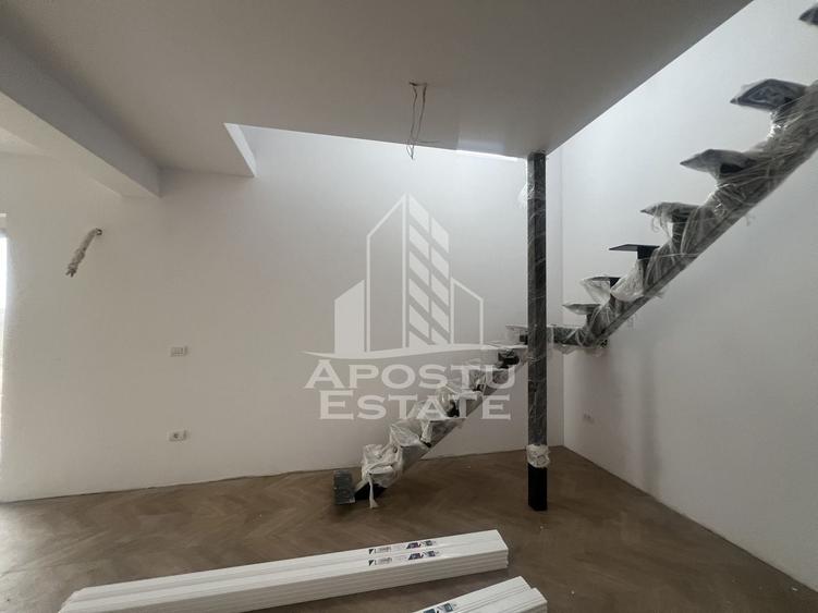 Duplex cu 4 camere cu Canalizare în Covaci