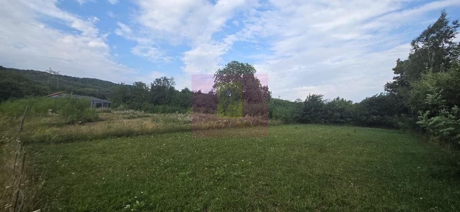 Teren Construcții intravilan de 650 mp, în Brebu