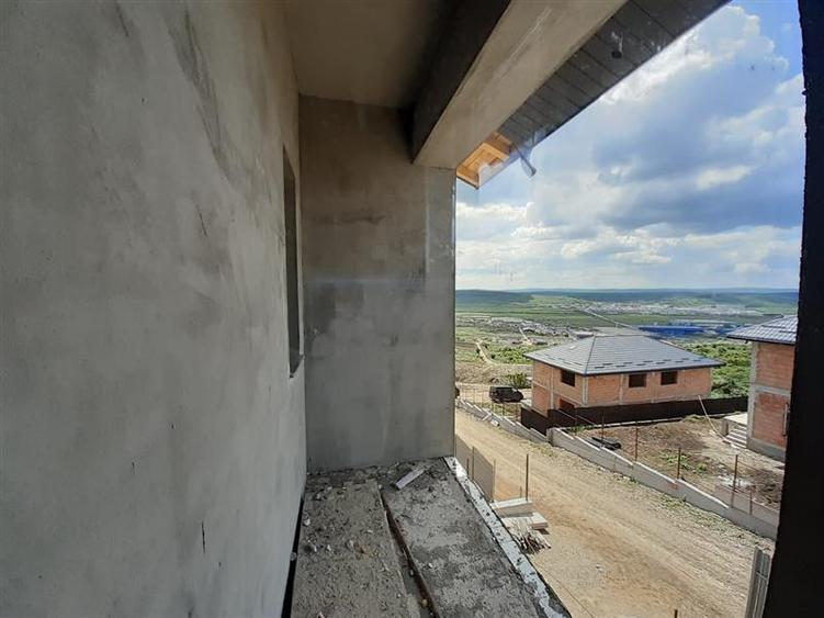 Casă cu 4 camere cu Canalizare în Aeroport