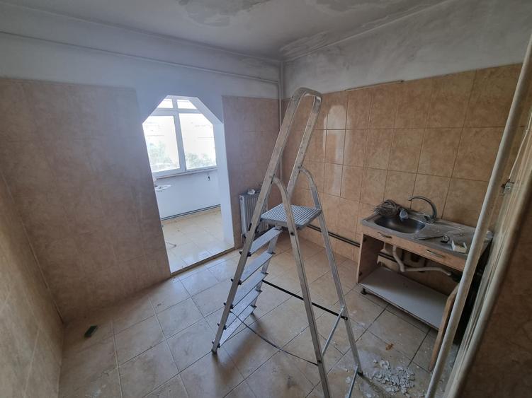 Apartament cu 2 camere decomandat în Tomești
