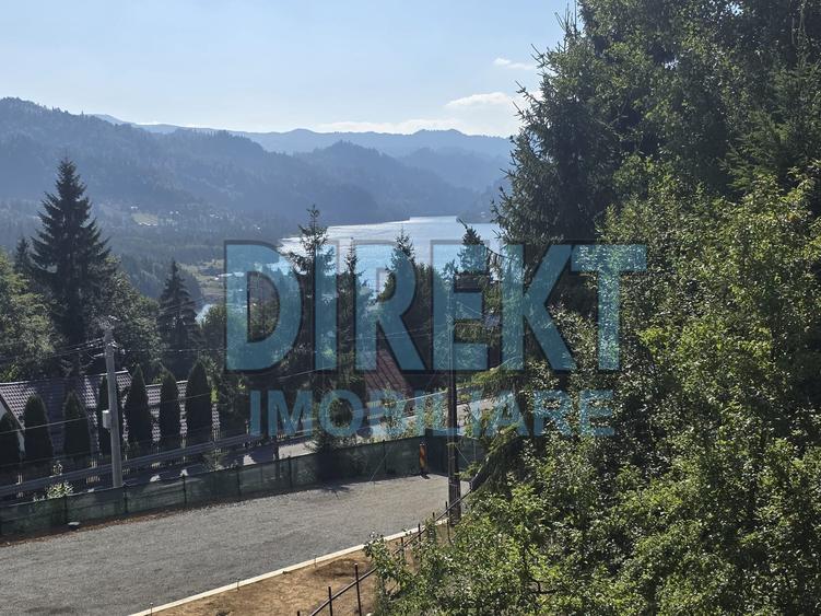 Duplex cu 7 camere cu Teren 500 Mp în Colibița