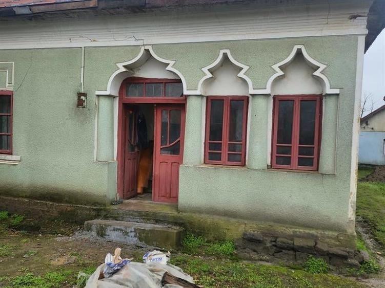Casă individuală cu 3 camere cu Teren 1500 Mp în Nedeia