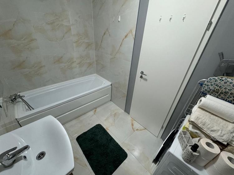 Apartament cu 2 camere decomandat, mobilat în Est