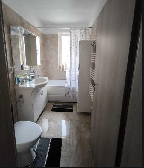 Apartament cu 2 camere decomandat în Giroc