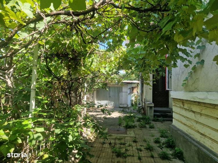 Casă cu 3 camere decomandat în Central