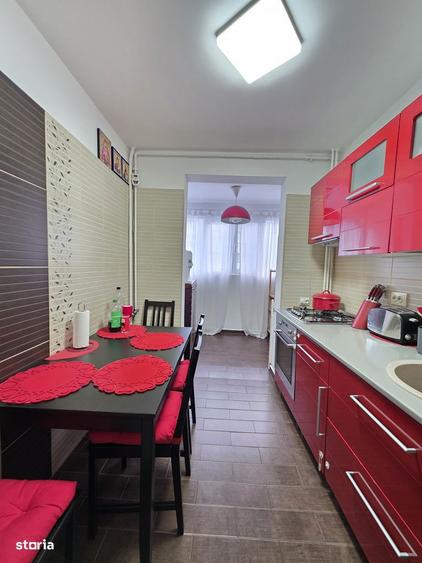 Apartament cu 3 camere decomandat, mobilat în Sălăjan