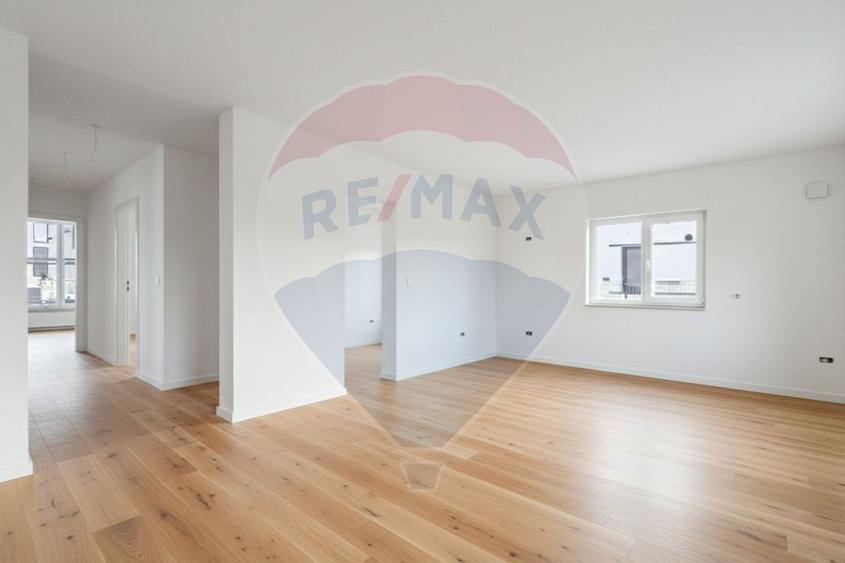 Casă cu 4 camere cu Teren 614 Mp în Giarmata