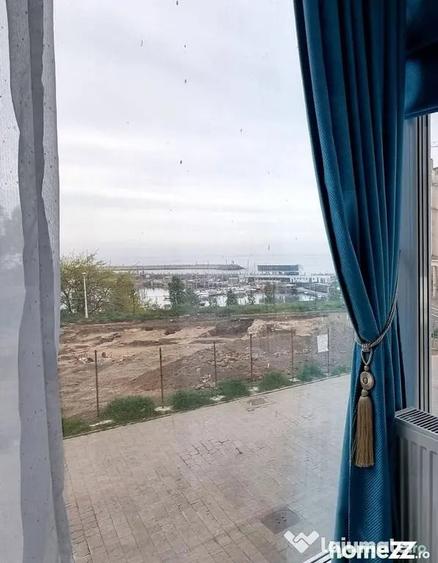 Apartament cu 3 camere decomandat în Peninsula
