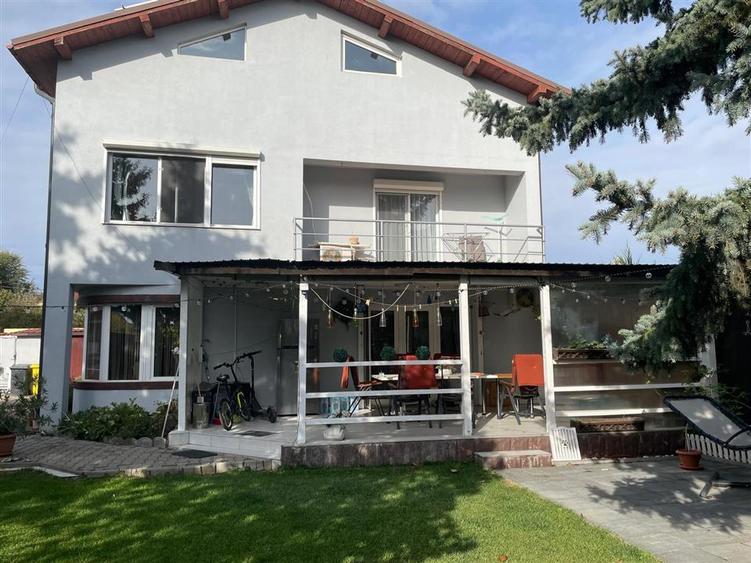 Casă cu 6 camere cu Canalizare în Pipera