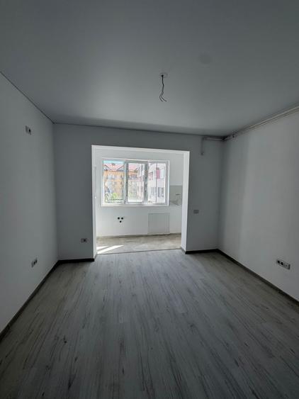 Apartament cu 2 camere semidecomandat în Militari