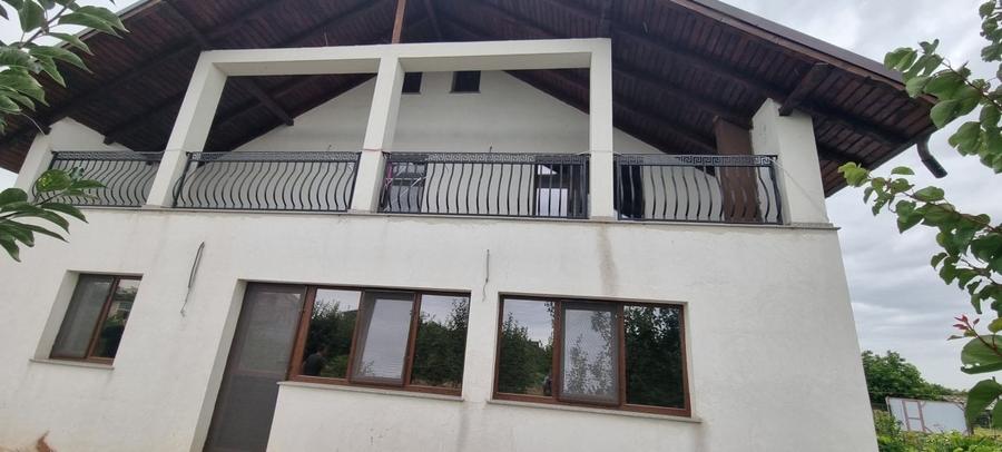 Casă individuală cu 5 camere cu Canalizare în Nord