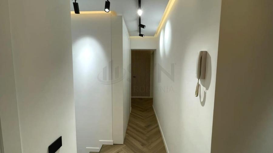 Apartament cu 5 camere semidecomandat, mobilat în Cișmigiu