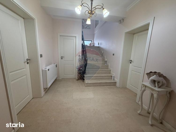 Casă cu 5 camere cu Teren 500 Mp în Mogoșoaia