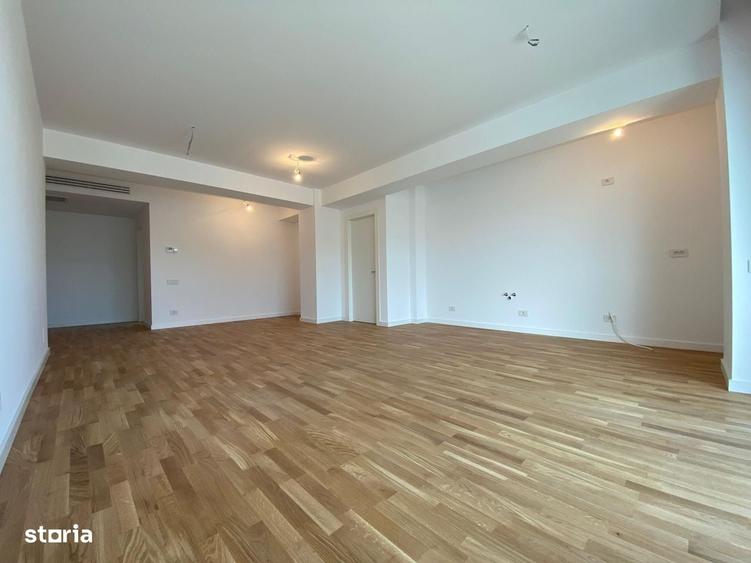 Apartament cu 3 camere în Est