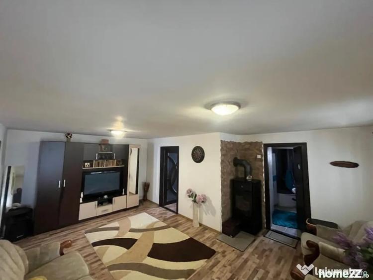 Casă cu 7 camere cu Teren 2354 Mp în Malu Mare