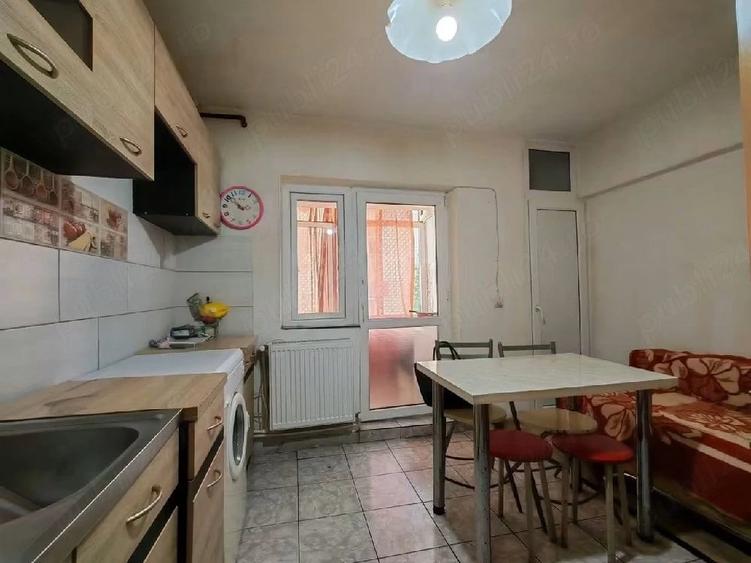 Apartament cu 2 camere decomandat în Abator