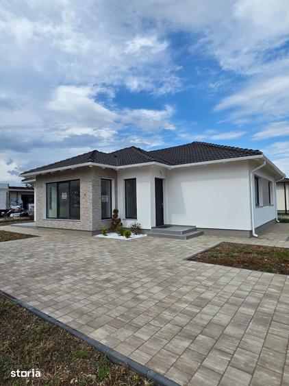 Casă cu 4 camere cu Teren 430 Mp în Central