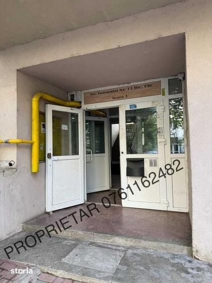 Garsonieră decomandată în Titan