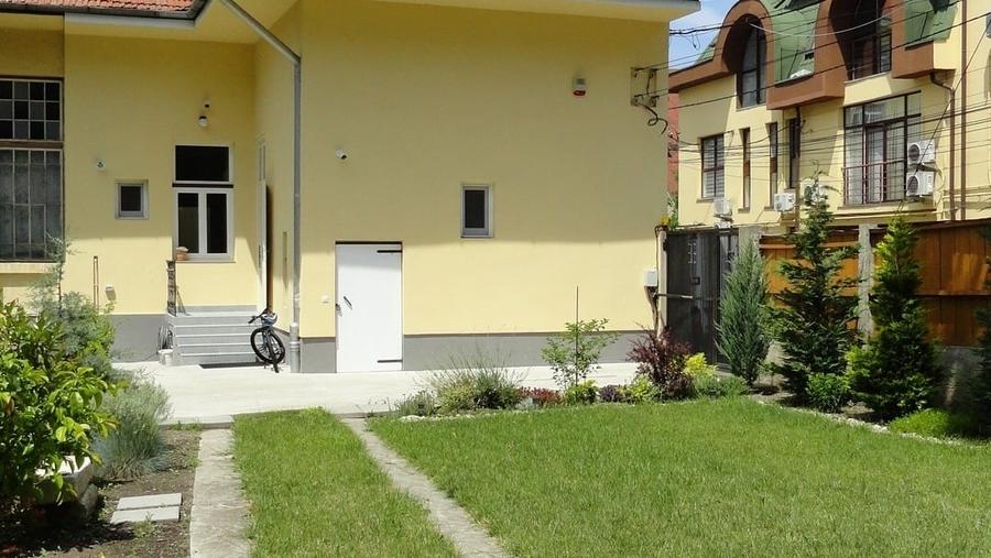 Apartament in vila, curte individuala, parcare auto, strada Avram Iancu - 4