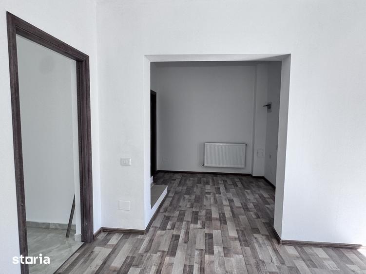 Casă cu 4 camere cu Teren 500 Mp în Bujoreni