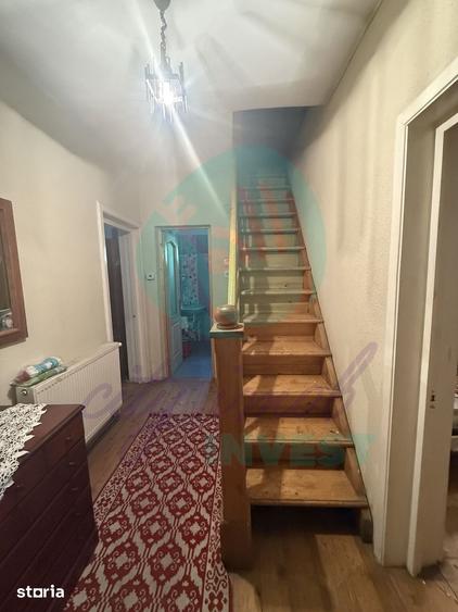 Casă cu 5 camere cu Teren 1000 Mp în Moara Domnească