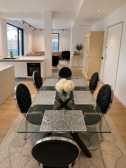Apartament cu 4 camere decomandat în Pipera