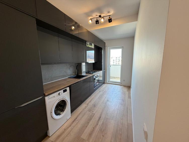 Apartament cu 3 camere semidecomandat, mobilat în Florești — fotografia 1