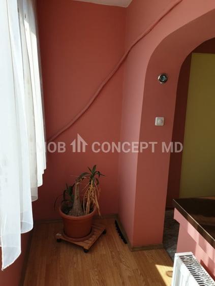 Apartament cu 3 camere decomandat, mobilat în Republicii