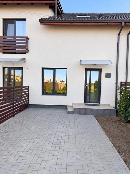 Casă cu 3 camere cu Teren 186 Mp în Moșnița Veche