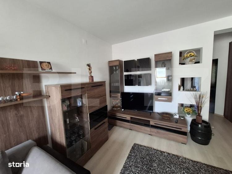 Apartament cu 3 camere semidecomandat în Micro 16