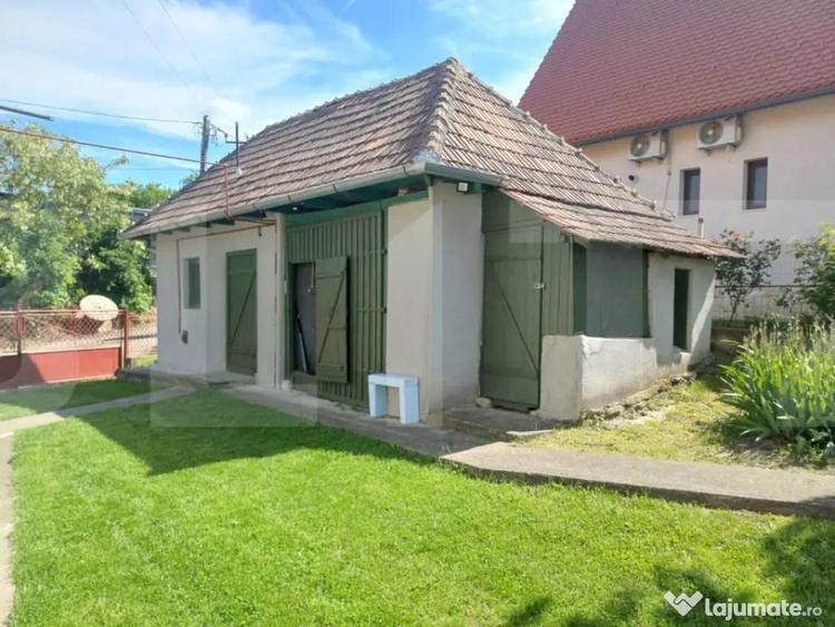 Casa de vanzare cu teren de 1300mp - 2