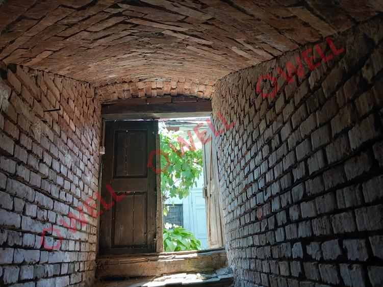 Casă individuală cu 2 camere cu Teren 200 Mp în Central