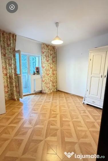 Apartament cu 3 camere decomandat în Obcini