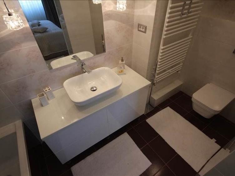 Apartament cu 3 camere decomandat, mobilat în Simion Bărnuțiu