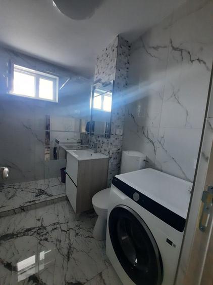 Apartament cu 3 camere decomandat în Mărăței